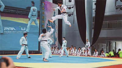 The Secret of Barefoot Taekwondo Training !